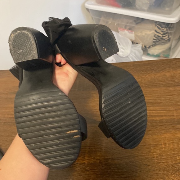 Women's UNIF Pyre Black Open Toed Heels Preowned Fair Condition US Size 9 - Picture 9 of 11